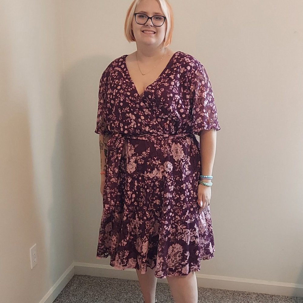 Plus Size Lane Bryant  NWT Faux Wrap Floral Belted Blouson Dress, Size 20